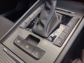 Škoda Superb 3 Combi Style 2.0TDI 110kW DSG 61tkm Matrix Qi - 14