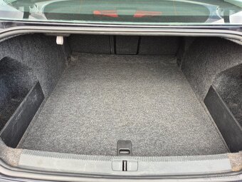Volkswagen Passat 2.0TDi,103KW,LIM.HIGHLINE,MANUÁL,R.V.2010 - 14