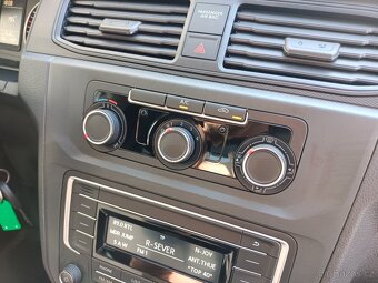 VW Caddy 2.0TDI 75kW Climatronic Zadní 2 křídlé dveře - 14