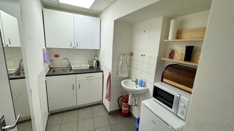 Pronájem obchodního prostoru 128m2 v centru města - 14