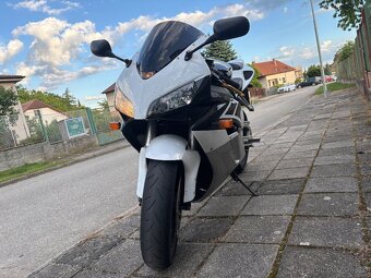 Honda CBR 1000RR Fireblade - 14