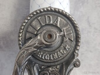 Krásný velký mlýnek na strouhanku IDA se smaltem. - 14