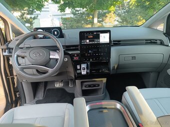 Hyundai Staria Luxury - 14