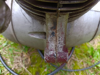 Starý motor na motocykl jawa čz typ 356 175 250 pérák - 14