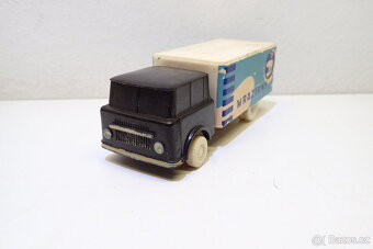 Mrazírny - bakelitové Autíčko - Směr - 14