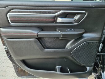 DODGE RAM 1500 5,7 HEMI BLACK WIDOW 16000km - 14