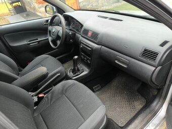 ŠKODA OCTAVIA 1.9 TDI, r.v. 2010, 1. MAJITELKA, VÝBORNÝ STAV - 14