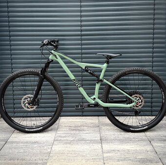 Rose Thrill Hill 1, 2024, vel. L - 14