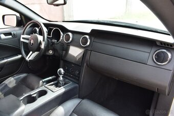 Ford Mustang KUPÉ 4.0i V6/MANUÁL/2006/KŮŽE/ - 14