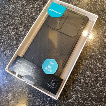 Galaxy S22 Ultra 5G, 12GB/256GB, černý + Nilkin pouzdro - 14