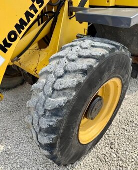 KLOUBOVÝ NAKLADAČ KOMATSU WA 75 - 14