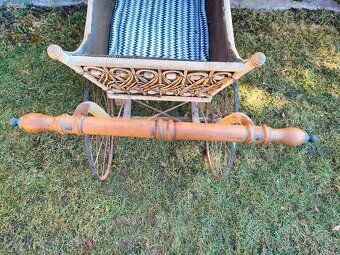 Starožitný proutěný kočárek č. 888 - 14