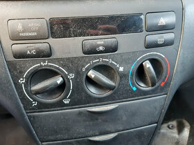 Toyota Corolla 1,4 D-4D 66kW 2005 Combi 1ND - dily - 14