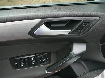 VW TOURAN 2.0 TDI 90KW FULLLED NAVI ACC FRONT EL.TAŽNÉ 2021 - 14