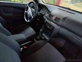 Prodám Škoda Octavia sedan 2.0i 85kw rv 2001 - 14