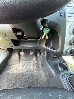 Toyota Yaris 1.3 VVT-i benzin 2007 64kw - 14
