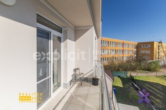 Prodej bytu 2+kk 65 m2 s vlastní zahradou 126 m2 a dvěmi stá - 14