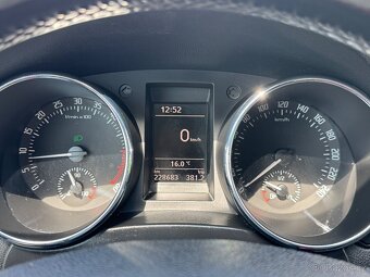 Škoda YETI 2.0TDI 81kw, 4x4, MANUÁL, NOVÁ STK, SERVISOVÁN - 14