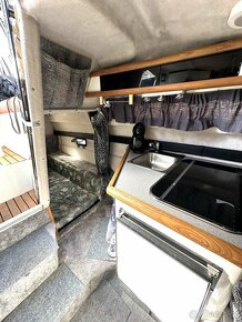 Bayliner 2655, 5.0 V8 mercruiser, nový motor, po renovaci - 14