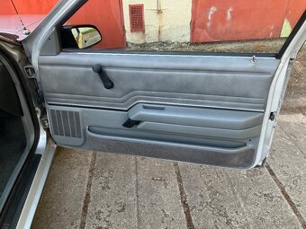 Ford Tempo coupe - 14