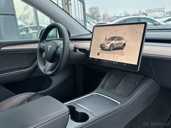 Tesla Model Y 2023 - 14