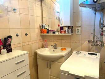 Prodej dvoupatrový rodinný dům 5+1 se zahradou, obec Lužice - 14