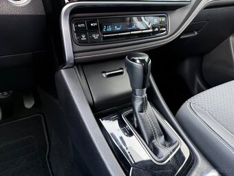 Toyota Corolla 1.6 Valvematic Executive / automat / 2018 - 14