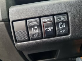 Mazda 5, 2.0 CiTD Business-7 míst-elektrické boční dveře - 14