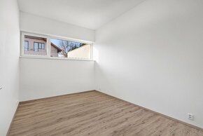 Prodej bytu 4+kk, 109m², pozemek 377m², Křížkový Újezdec - 14