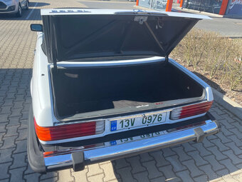 Mercedes-Benz 560 SL Veterán - 14