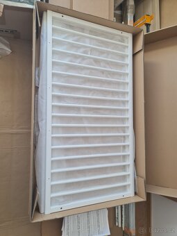 Krásná dětská postýlka se šuplíkem a zábranou 120 x 60 bílá - 14