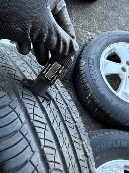Alu kola Hyundai 5x114,3 R16  Michelin 215/70/16 - 14