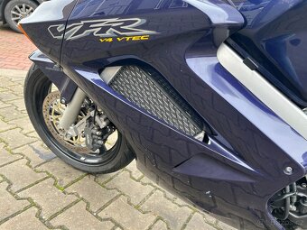 Honda VFR 800 VTEC 2002 - 14