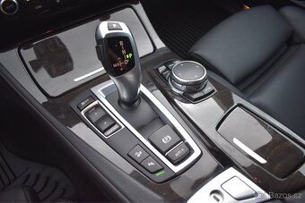 BMW 530d F11/2016/190kW/Luxury/1.majitel/ČR/head-up/kůže - 14