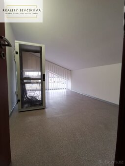 Pronájem komerčního objektu s halou, 400 m 2 + 400 m2 plochy - 14
