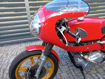 Triumph Bonneville T120R r.v.1969 s Doklady - 14