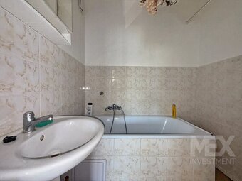 Prodej bytového domu na klidném místě v obci Skřivany - 14