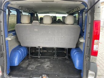 Renault Trafic Passenger 2,0dci 84 kw rok 2011  9.míst - 14