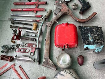 Jawa 50 550 pařez - rozebraný - 14