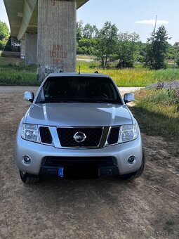 Nissan Navara 2,5DCi  King Cab XE 140kw - 14