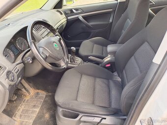Škoda Octavia 1.6 FSi 85 Kw, Elegance - 14