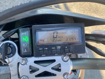 Suzuki DRZ 400 SM S - 14