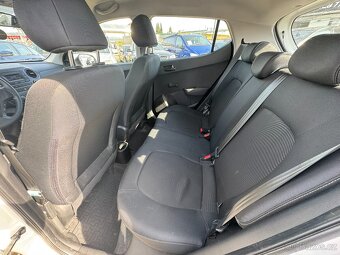 Hyundai i10 1,0 48 KW 1. MAJ ČR KM KOLA - 14