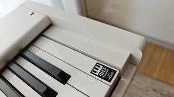 PIANO KORG D1 + nohy Korg ST-WL masivní dub + bedny 2xYamaha - 14