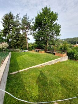 Prostorný dům s možností podnikání v podhradí - 14