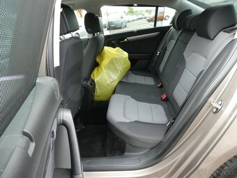 Volkswagen Passat 1.4 TSi 90kW serviska, 2x kola - 14
