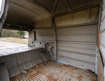 VW T2a Highroof - 14