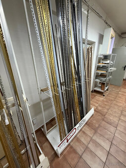 Soubor materiálu (PVC profily, hliníkové profily - 14