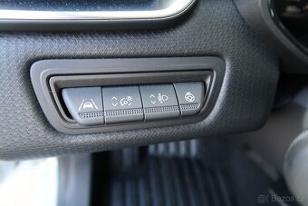 Prodám Renault Clio 1,3 TCe 140 Intense, r.v. 2023 - 14