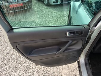 VOLKSWAGEN Passat Variant 1,9TDI 4Motion Highline - 14
